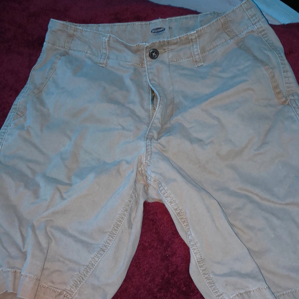 Tan GAP khaki shorts